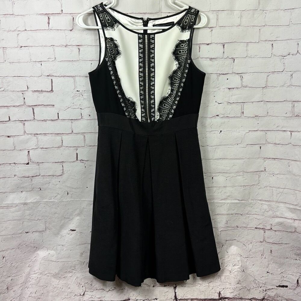 White House Black Market Dress Womens 4 Fit And Flare Tuxedo Pleated Lace Black